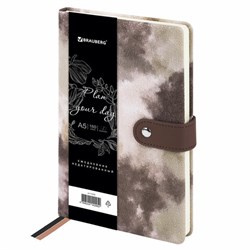 Ежедневник недатированный А5 138х213 мм BRAUBERG "Nebula", под кожу, застежка, 160 л., коричневый, 116236 - фото 13694860