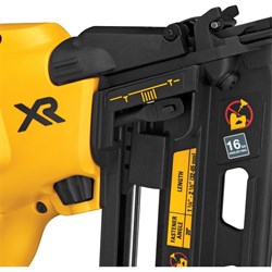 Аккумуляторный шпилькозабивной пистолет DeWALT DCN660P2 - фото 13757806