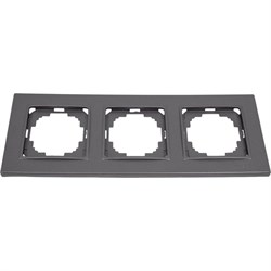 Трехместная рамка Nilson Alegra metallic - фото 14785251