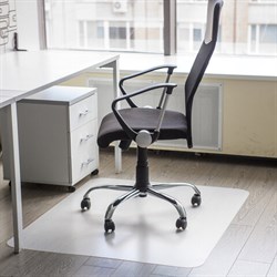 Коврик защитный напольный BRABIX, полипропилен, 90х120 см, матовый, толщина 1,2 мм, 606622 - фото 15059315