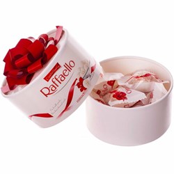 Конфеты RAFFAELLO с цельным миндальным орехом в кокосовой стружке, 200 г, торт, 9020000000363 - фото 15059985